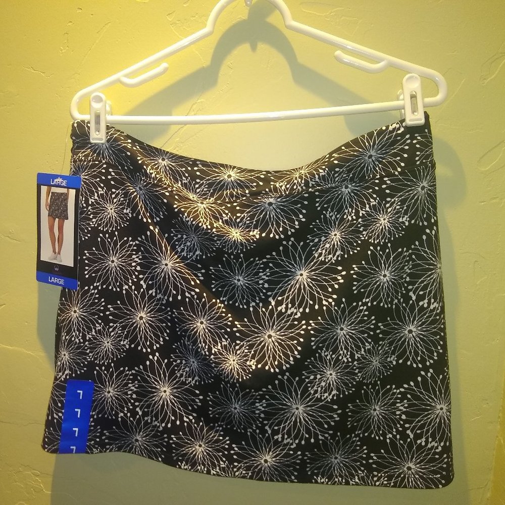 Tranquility Skorts by Colorado Company Size Large Black Pom Pom